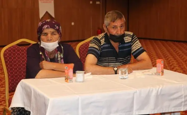 Yarım asırdır evli çiftlerden, yeni evlilere 'mutlu evlilik' tavsiyeleri Yarım asırdır evli çiftlerden, yeni evlilere 'mutlu evlilik' tavsiyeleri