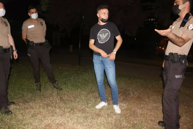 Son dakika haberleri: Kuru sıkı tabancayla havaya ateş açan kişi gözaltına alındı Son dakika haberleri: Kuru sıkı tabancayla havaya ateş açan kişi gözaltına alındı