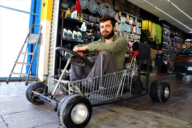 Gören şaşırıp kalıyor! Alışveriş sepetinden 120 kilometre hız yapabilen araç yaptı