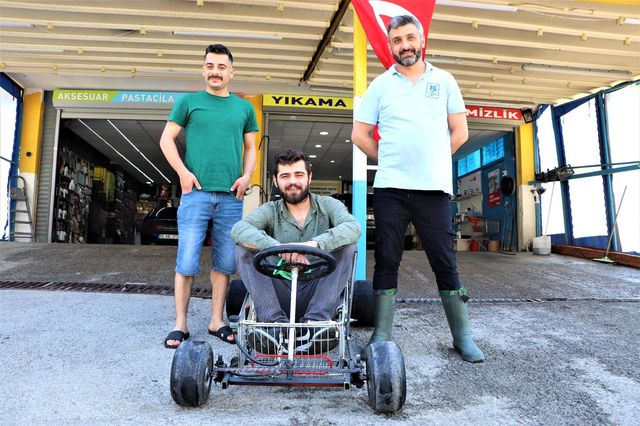 Gören şaşırıp kalıyor! Alışveriş sepetinden 120 kilometre hız yapabilen araç yaptı