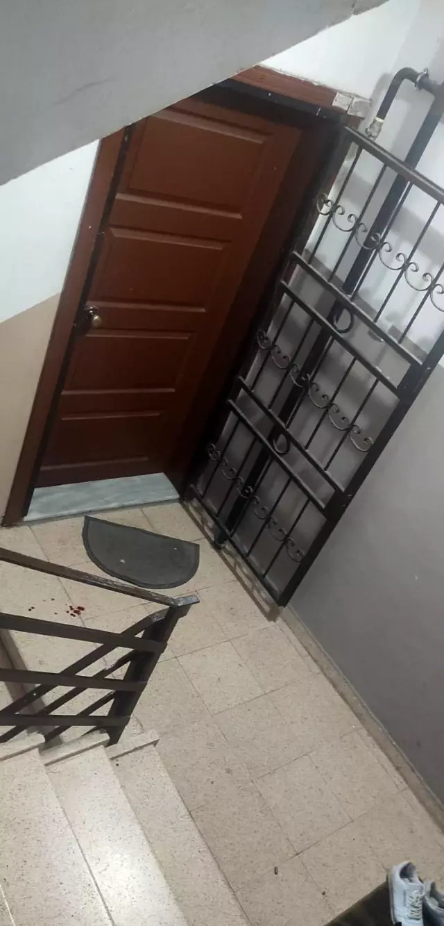 Antalya'da alacak verecek kavgasında kan aktı: 1 yaralı Antalya'da alacak verecek kavgasında kan aktı: 1 yaralı