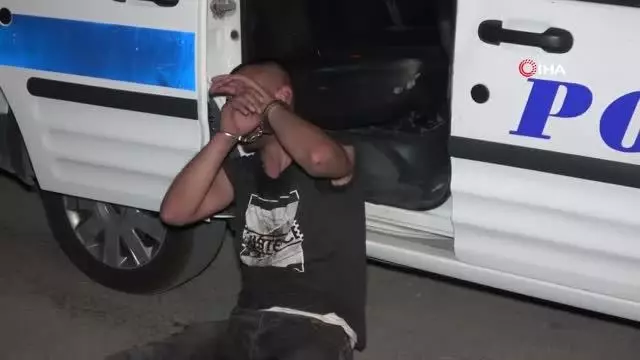 Bekçilerden kaçan şahıs bir evin bahçesinde saklanırken yakalandı Bekçilerden kaçan şahıs bir evin bahçesinde saklanırken yakalandı