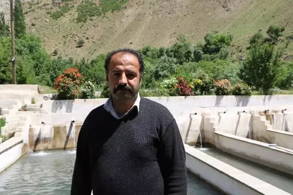 Dere taşınca tesisteki yavru alabalıklar telef oldu