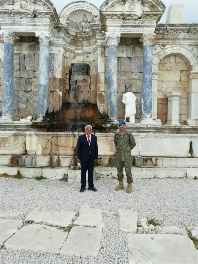 Eğirdir Dağ Komando Okulu ve Eğitim Merkezi Komutanlığı öğrencileri harmandalı oynadı