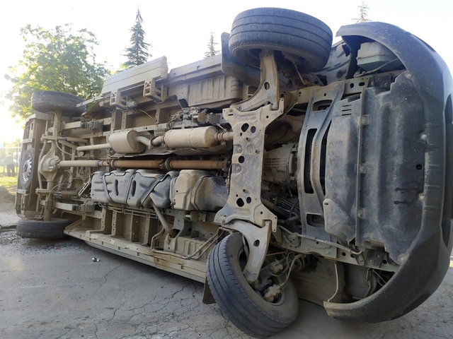 Elazığ'da minibüs, otomobil ve motosiklet kaza yaptı: 19 yaralı Elazığ'da minibüs, otomobil ve motosiklet kaza yaptı: 19 yaralı
