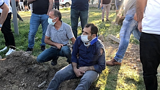 Elazığ'da minibüs, otomobil ve motosiklet kaza yaptı: 19 yaralı Elazığ'da minibüs, otomobil ve motosiklet kaza yaptı: 19 yaralı