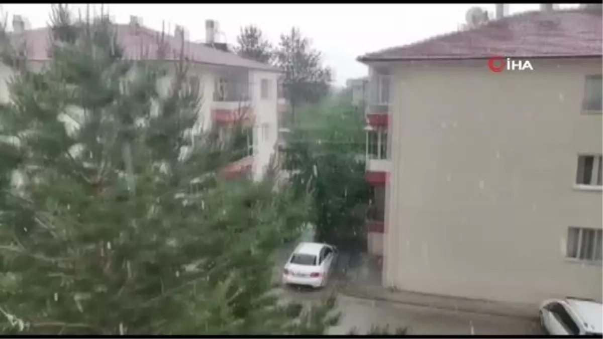 Erzincan'da dolu yağışı