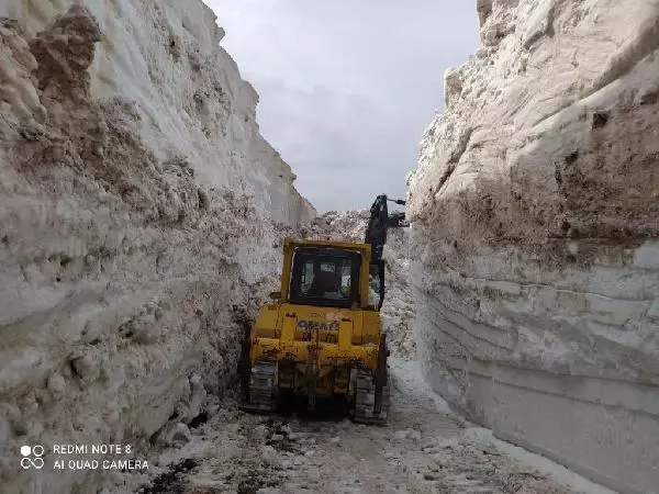 Hakkari'de mayıs ayında 8 metre karla yoğun mücadele