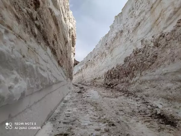 Hakkari'de mayıs ayında 8 metre karla yoğun mücadele