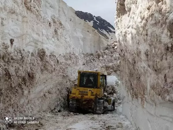 Hakkari'de mayıs ayında 8 metre karla yoğun mücadele
