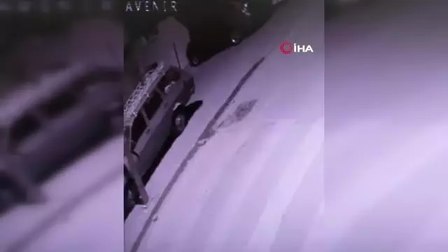 Kiralık kundakçıya 2 otomobili böyle yaktırdılar Kiralık kundakçıya 2 otomobili böyle yaktırdılar