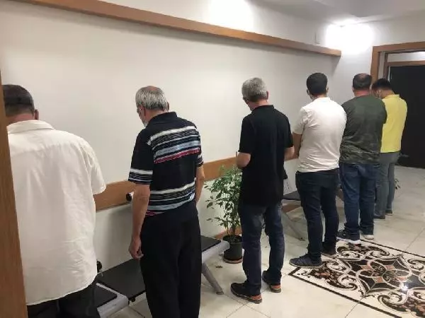 KUMAR OYNARKEN YAKALANINCA KAÇMAK İSTEDİLER, 31 BİN LİRA CEZA YEDİLER