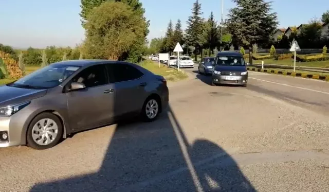 Son dakika: Odunluk görünümlü gizli bölmede silah ve tüfek ele geçirildi