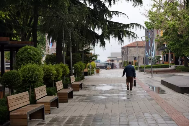 Sokağa çıkma kısıtlamasıyla cadde ve sokaklar boş kaldı