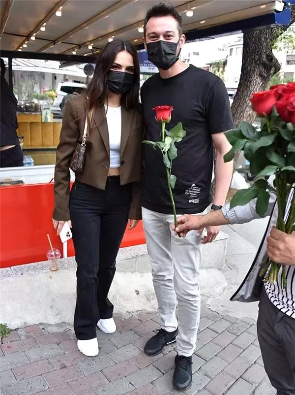 Özgü Kaya ile Burak Serdar Şanal ayrıldı mı? İşte yanıtı Özgü Kaya ile Burak Serdar Şanal ayrıldı mı? İşte yanıtı