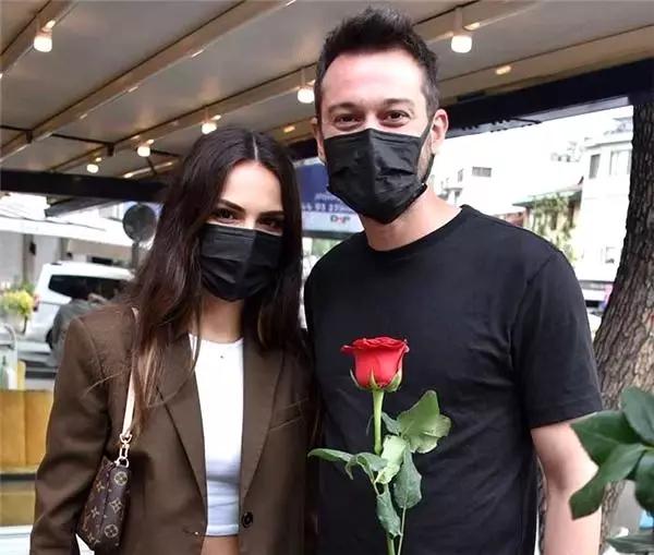 Özgü Kaya ile Burak Serdar Şanal ayrıldı mı? İşte yanıtı Özgü Kaya ile Burak Serdar Şanal ayrıldı mı? İşte yanıtı