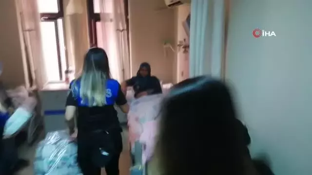 Son dakika haberleri! Polis ekipleri ihtiyaç sahibi ailelere bebek bezi dağıttı Son dakika haberleri! Polis ekipleri ihtiyaç sahibi ailelere bebek bezi dağıttı