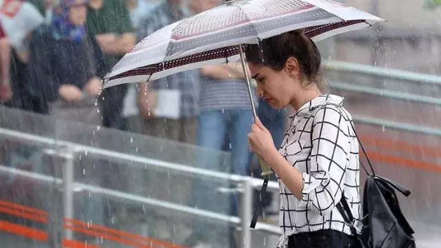 Şemsiyeleri hazırlayın! Meteoroloji'den 28 il için kuvvetli yağış uyarısı Şemsiyeleri hazırlayın! Meteoroloji'den 28 il için kuvvetli yağış uyarısı