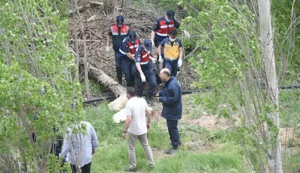 Son dakika! SİVAS'TA ARAZİ SULAMA TARTIŞMASINDA BABA İLE OĞLU ÖLDÜRÜLDÜ