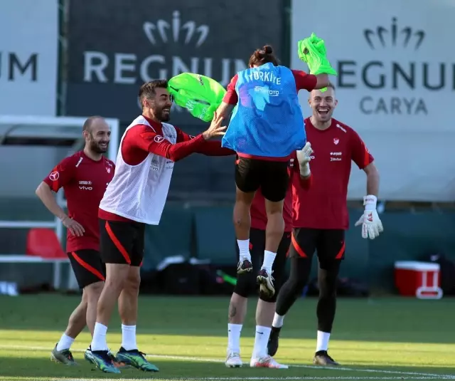 A Milli Futbol Takımı beşinci antrenmanını yaptı A Milli Futbol Takımı beşinci antrenmanını yaptı