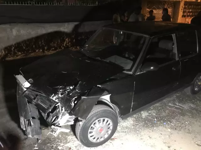 Otomobilin çarptığı mahalle bekçisi yaralandı Otomobilin çarptığı mahalle bekçisi yaralandı