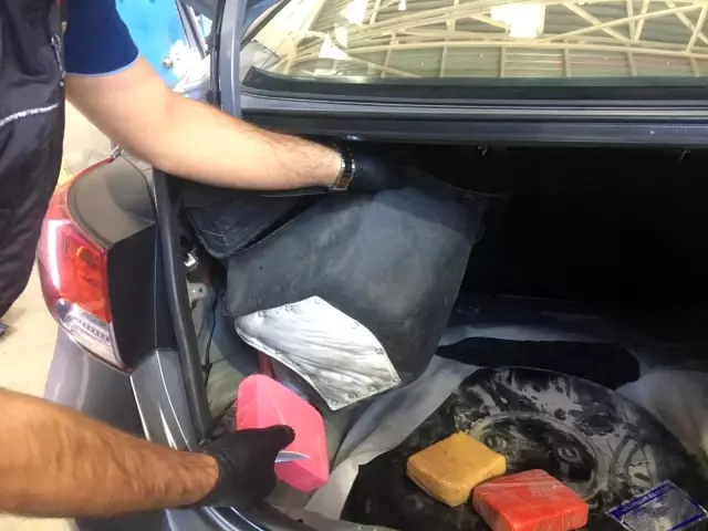 Ağrı'da bir buçuk yılda 1 ton 260 kilo 707 gram uyuşturucu madde ele geçirildi Ağrı'da bir buçuk yılda 1 ton 260 kilo 707 gram uyuşturucu madde ele geçirildi