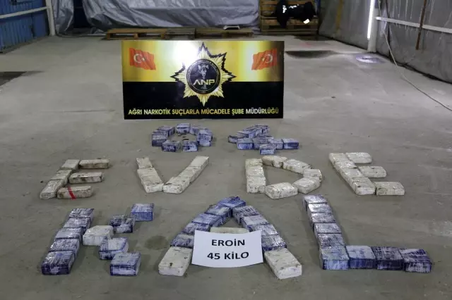 Ağrı'da bir buçuk yılda 1 ton 260 kilo 707 gram uyuşturucu madde ele geçirildi Ağrı'da bir buçuk yılda 1 ton 260 kilo 707 gram uyuşturucu madde ele geçirildi