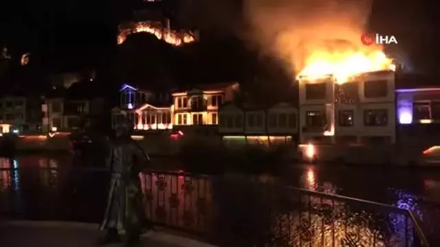 Son dakika haberi: Amasya'da tarihi evlerin bulunduğu alandaki otelde yangın çıktı Son dakika haberi: Amasya'da tarihi evlerin bulunduğu alandaki otelde yangın çıktı