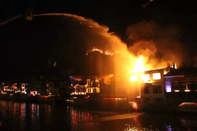 Son dakika 3. sayfa: Amasya'da tarihi evlerin bulunduğu alandaki otelde yangın çıktı Son dakika 3. sayfa: Amasya'da tarihi evlerin bulunduğu alandaki otelde yangın çıktı