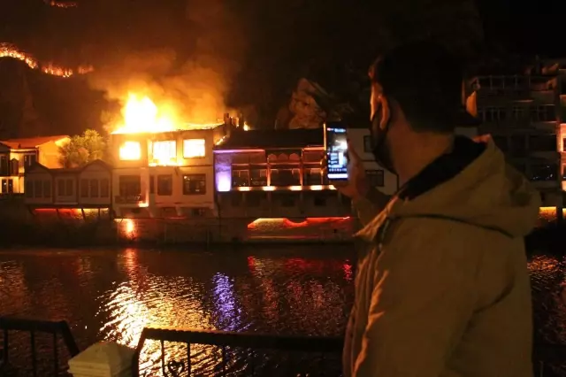 Son dakika 3. sayfa: Amasya'da tarihi evlerin bulunduğu alandaki otelde yangın çıktı Son dakika 3. sayfa: Amasya'da tarihi evlerin bulunduğu alandaki otelde yangın çıktı