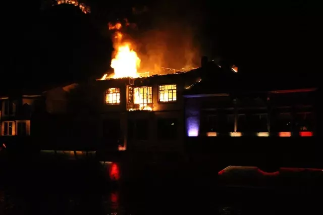 Son dakika 3. sayfa: Amasya'da tarihi evlerin bulunduğu alandaki otelde yangın çıktı Son dakika 3. sayfa: Amasya'da tarihi evlerin bulunduğu alandaki otelde yangın çıktı