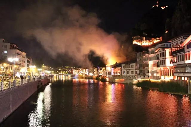Son dakika 3. sayfa: Amasya'da tarihi evlerin bulunduğu alandaki otelde yangın çıktı Son dakika 3. sayfa: Amasya'da tarihi evlerin bulunduğu alandaki otelde yangın çıktı