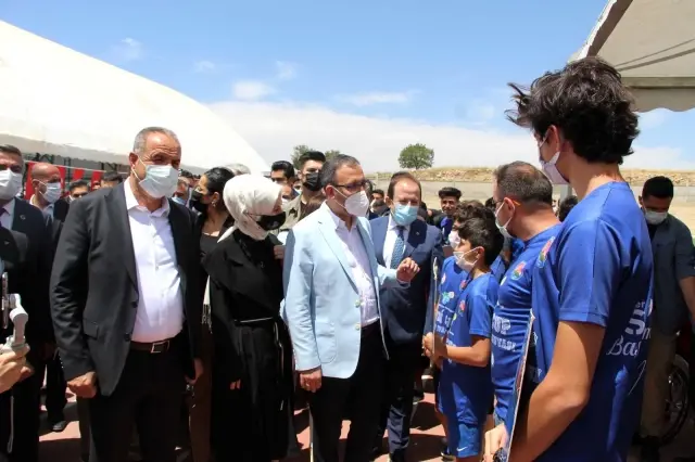 Bakan Kasapoğlu, Cudi Cup Tenis Turnuvası'nın finaline katıldı Bakan Kasapoğlu, Cudi Cup Tenis Turnuvası'nın finaline katıldı