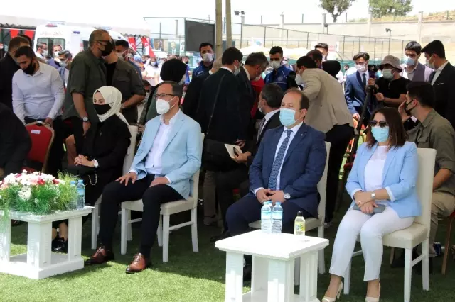 Bakan Kasapoğlu, Cudi Cup Tenis Turnuvası'nın finaline katıldı Bakan Kasapoğlu, Cudi Cup Tenis Turnuvası'nın finaline katıldı