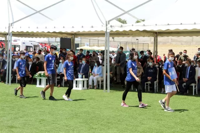 Bakan Kasapoğlu, Cudi Cup Tenis Turnuvası'nın finaline katıldı Bakan Kasapoğlu, Cudi Cup Tenis Turnuvası'nın finaline katıldı