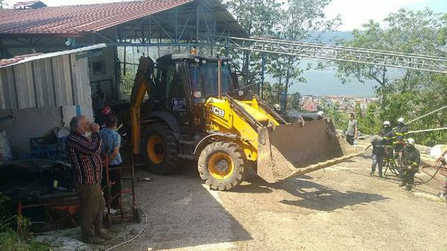 besi ciftliginden yangin itfaiye eri yaraland 3 14150849 o