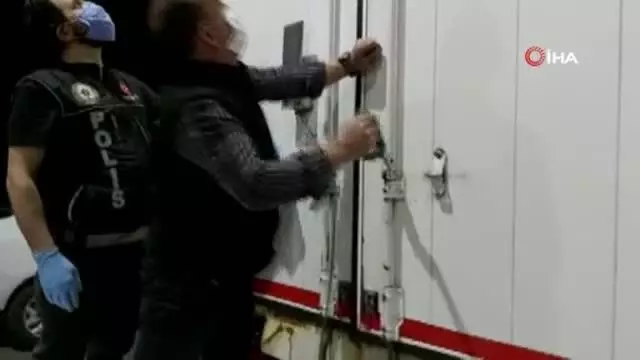 Kargo aracında 40 kilo 304 gram eroin ele geçirildi Kargo aracında 40 kilo 304 gram eroin ele geçirildi