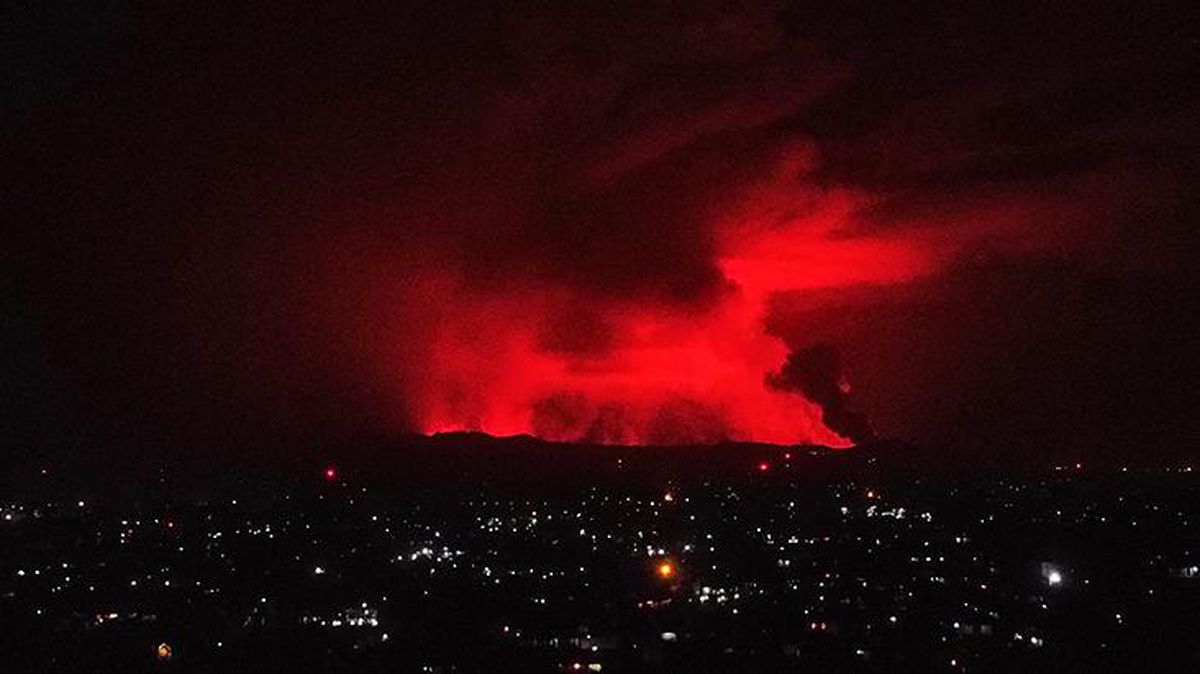 Kongo'daki yanardağ patladı! 3 bin 500 kişi Ruanda'ya kaçtı