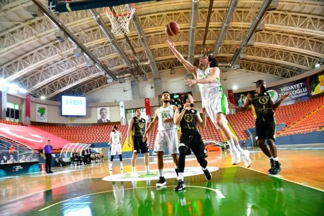 Mamak Belediyesi Basketbol Takımı yarı finalde Mamak Belediyesi Basketbol Takımı yarı finalde