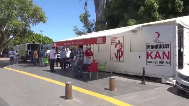 Manavgat Konyalılar Derneği üyeleri kan bağışında bulundu Manavgat Konyalılar Derneği üyeleri kan bağışında bulundu