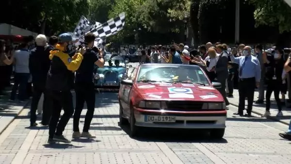 ORİENT DOĞU - BATI DOSTLUK VE BARIŞ RALLİSİ İSTANBUL'DAN HAREKET ETTİ ORİENT DOĞU - BATI DOSTLUK VE BARIŞ RALLİSİ İSTANBUL'DAN HAREKET ETTİ