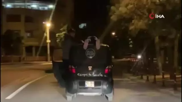Otomobil üstündeki tehlikeli yolculuğa bin 875 lira ceza
