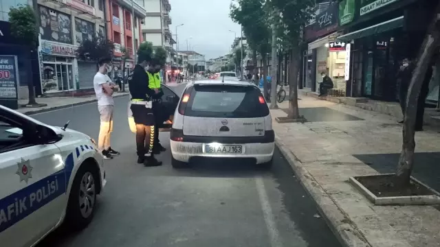 Otomobile özel yazılım atıp, havayı kirleten sürücü yakalandı Otomobile özel yazılım atıp, havayı kirleten sürücü yakalandı