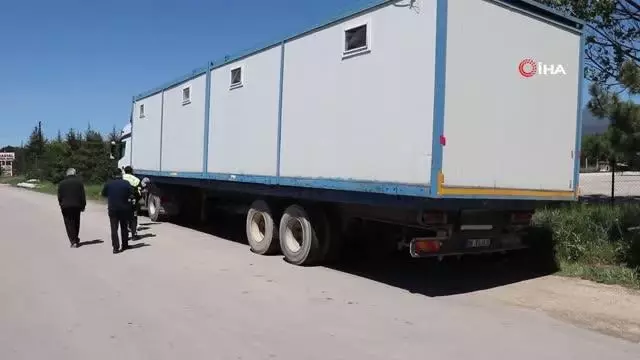 Sahte plakalı tır uygulama noktasında yakalandı