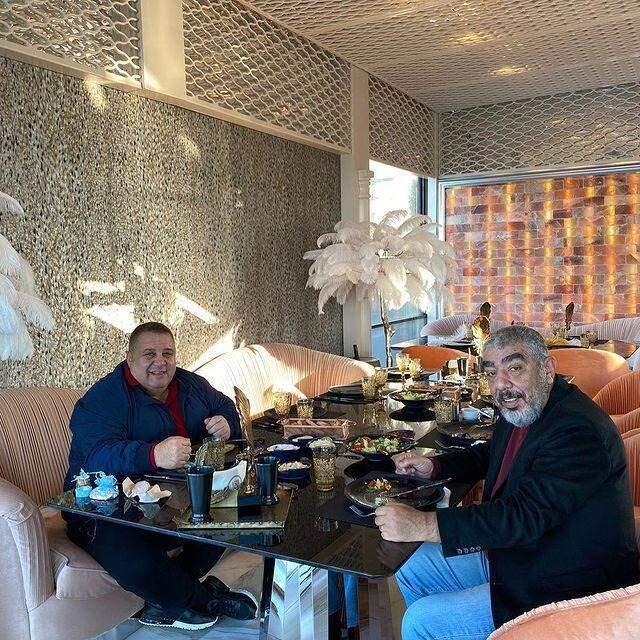 Sedat Peker'in iddialarının odağındaki isim Halit Falyalı'nın Haluk Kırcı'yla fotoğrafları ortaya çıktı Sedat Peker'in iddialarının odağındaki isim Halit Falyalı'nın Haluk Kırcı'yla fotoğrafları ortaya çıktı