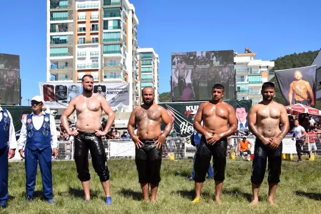 Sezonun ilk yağlı güreşinde altın kemer Orhan Okulu'nun Sezonun ilk yağlı güreşinde altın kemer Orhan Okulu'nun