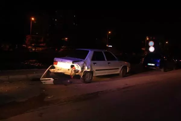 Sokağa çıkma kısıtlamasında otomobiliyle drift yapan sürücü Bekçi'ye çarptı Sokağa çıkma kısıtlamasında otomobiliyle drift yapan sürücü Bekçi'ye çarptı