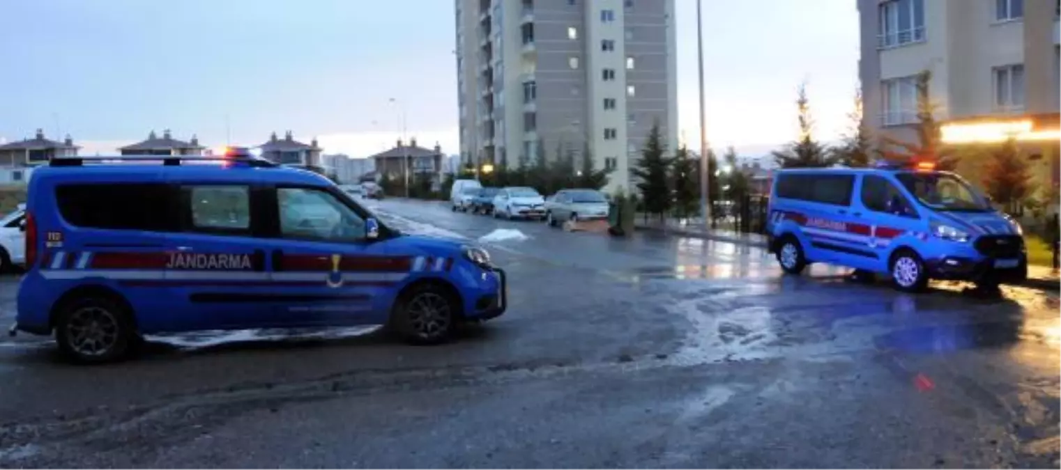 Tartıştığı babasını tabanca ve bıçakla öldüren şüpheli tutuklandı
