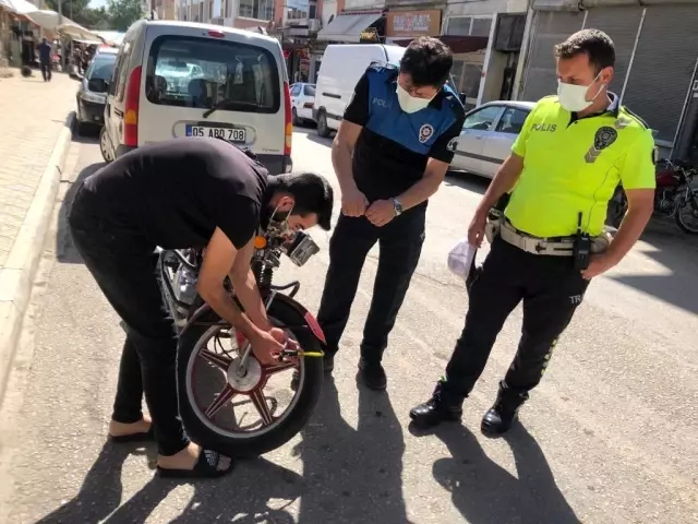TDP ve trafik ekipleri vatandaşları motosiklet hırsızlarına karşı uyardı TDP ve trafik ekipleri vatandaşları motosiklet hırsızlarına karşı uyardı