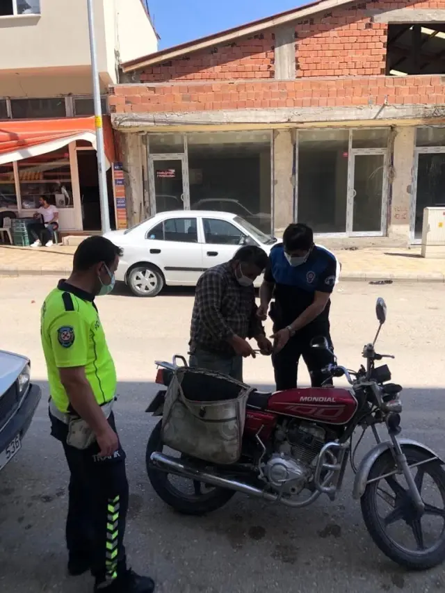 TDP ve trafik ekipleri vatandaşları motosiklet hırsızlarına karşı uyardı TDP ve trafik ekipleri vatandaşları motosiklet hırsızlarına karşı uyardı